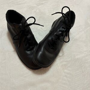 Women’s Easy Spirit Black Leather Lace-Up Booties